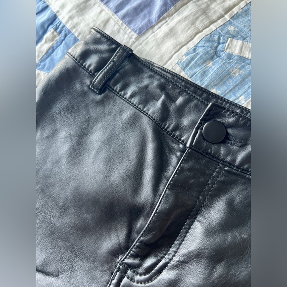 H&M Womens Black Faux Leather Party Shorts Emo Punk Goth 4 - Picture 2 of 9